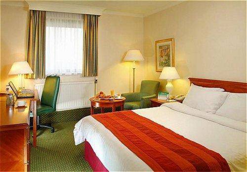 Twin/Double Holiday Inn Reading West, an IHG Hotel