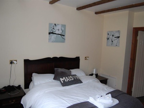 Double-Ensuite with Shower - Single Occupancy Bull Inn